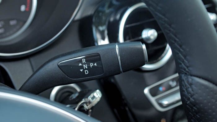 Το αυτόματο κιβώτιο 7G-TRONIC τονίζει την άνεση στην οδήγηση, ενώ βοηθά τον οδηγό να κινηθεί οικονομικά στην επιλογή «Eco» του συστήματος AGILITY SELE